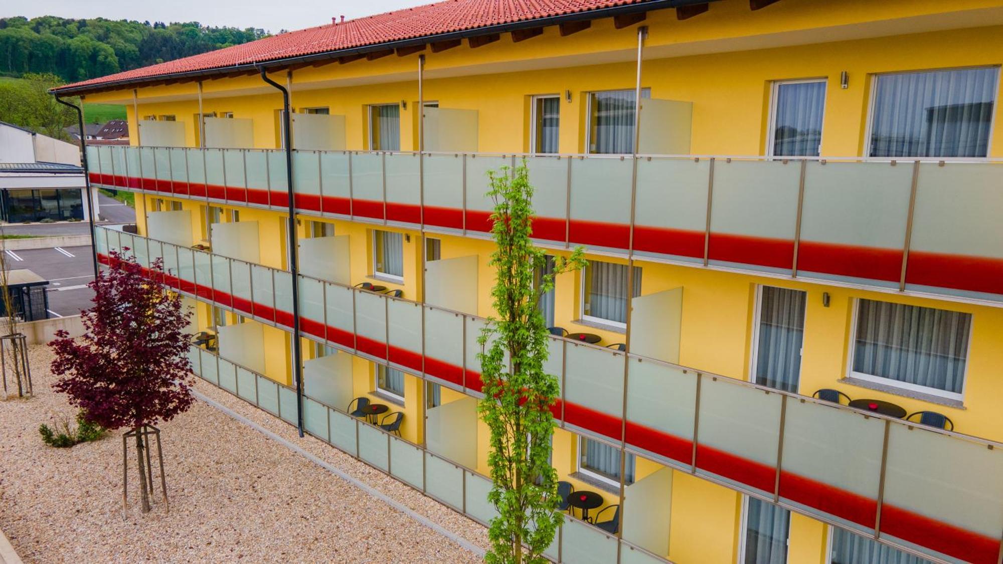 Vulkan Residenz Hotel I Self Check-In Schwarzautal Exteriör bild