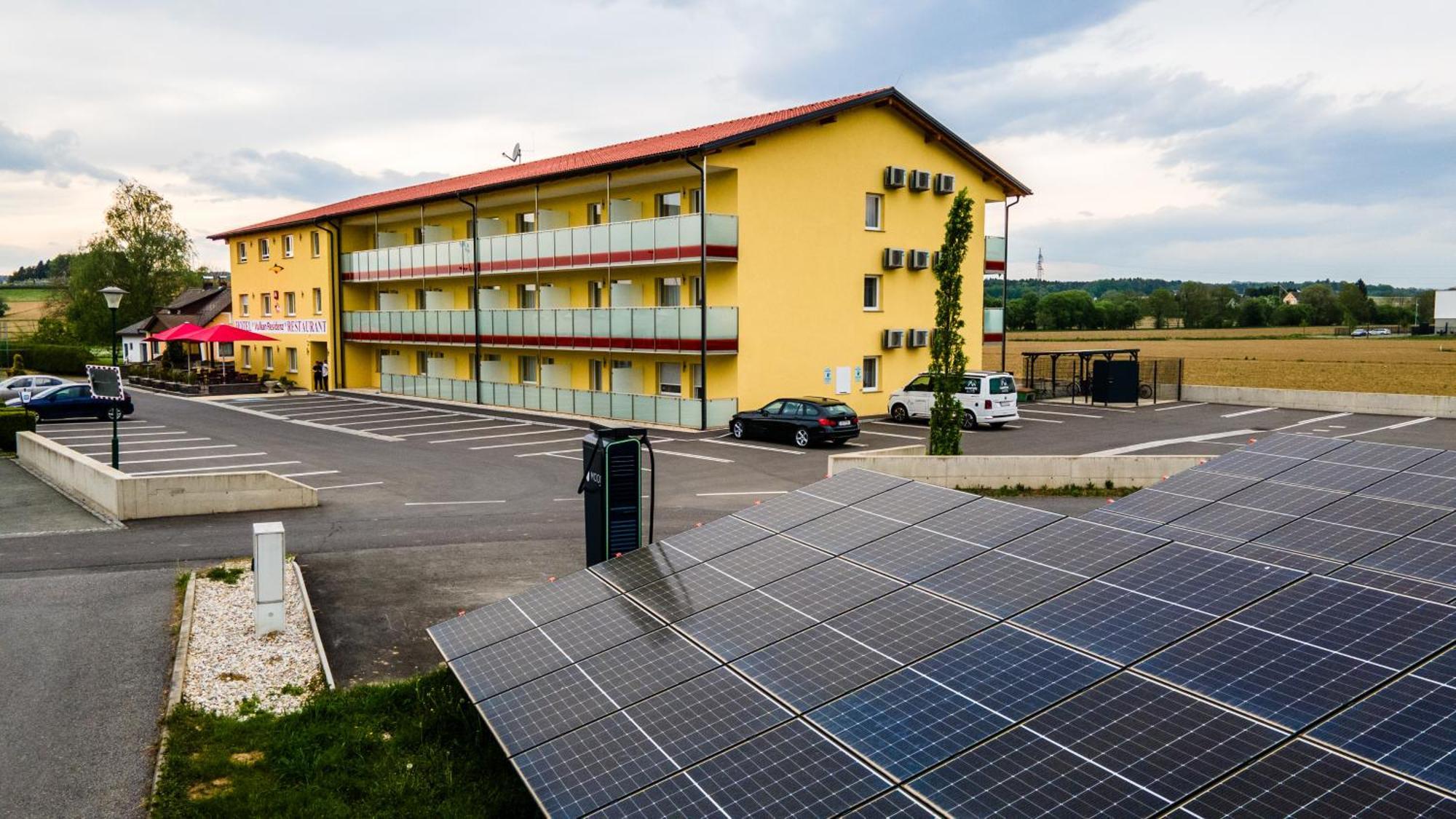 Vulkan Residenz Hotel I Self Check-In Schwarzautal Exteriör bild